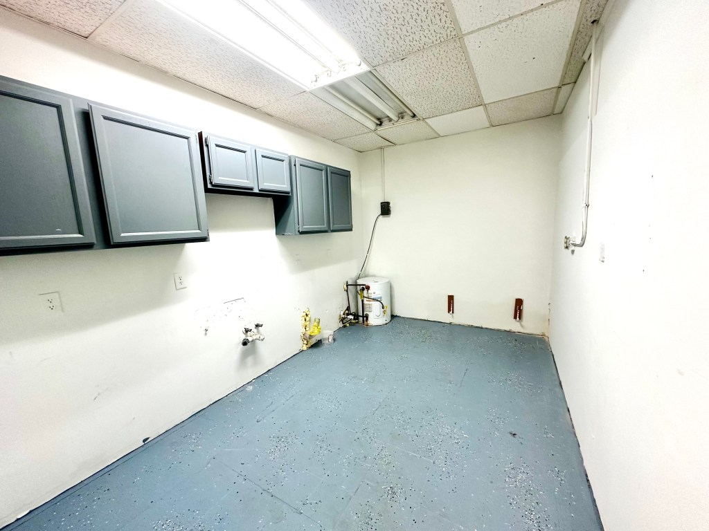 Webb Plaza Commercial Suite for rent in Grand Island, Nebraska by the Conestoga Mall.  