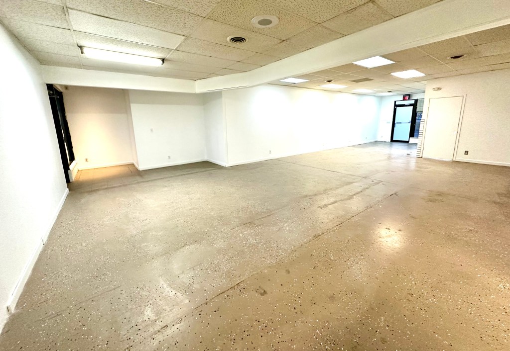 Webb Plaza Commercial Suite for rent in Grand Island, Nebraska by the Conestoga Mall.  