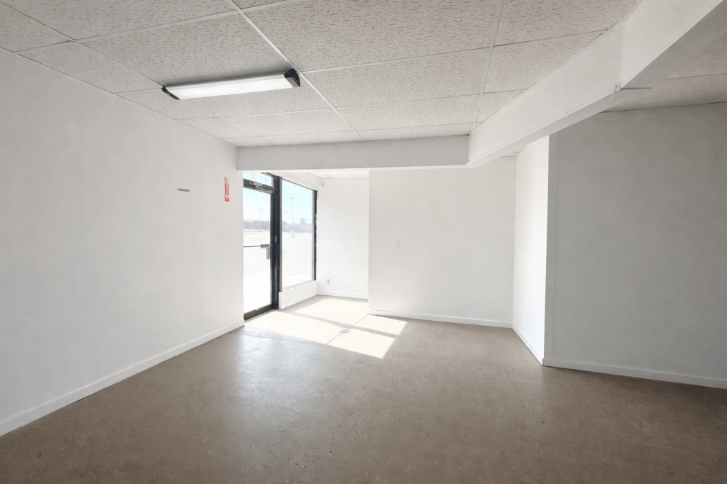Suite N Foyer